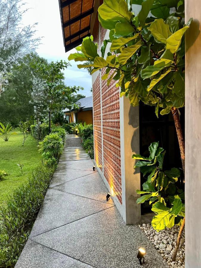 Hotel The Mantra Navi Ko Lanta Exterior foto